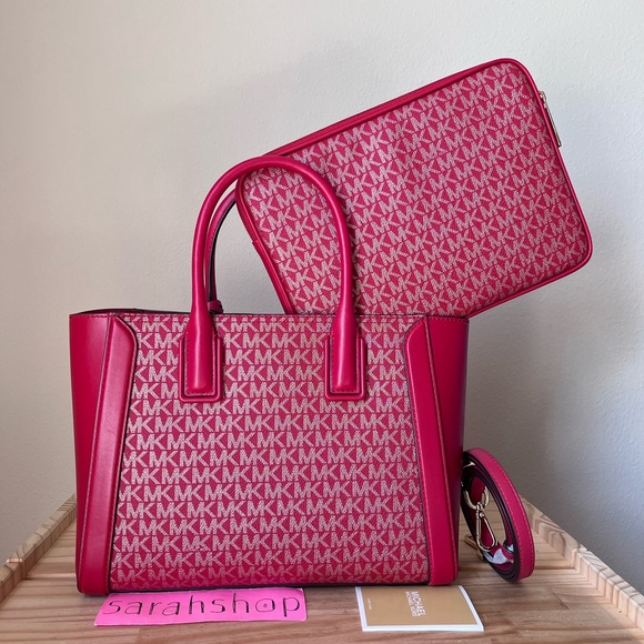🌼Michael Kors with iPad case